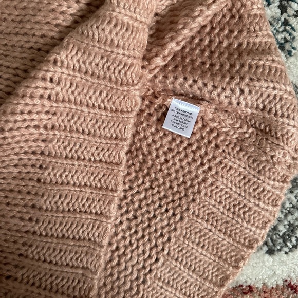 Lola Large Chunky Open Knit Scoop Neck Soft Acrylic Sweater Women’s Size Small - Picture 14 of 16